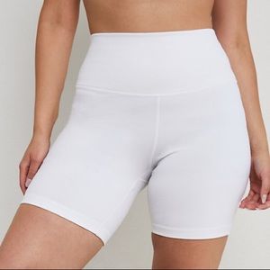 Aritzia TNA Life (Atmosphere) 7” Bike Shorts
